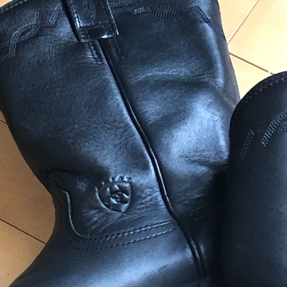 SOLD- Ariat, Women’s 7.5, Black Leather Roper Boots, GUC - Picture 12 of 16